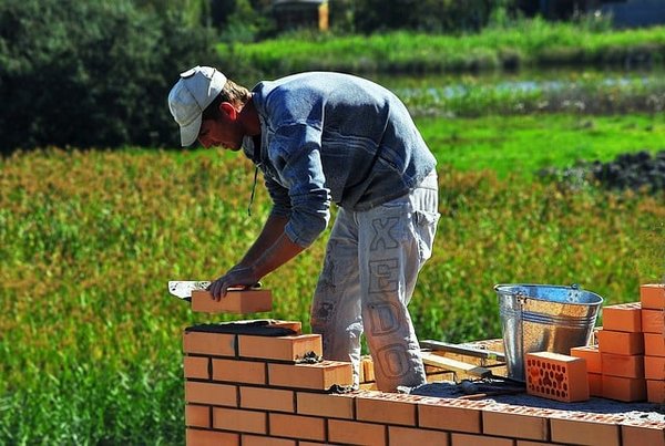 Le Monde de la Maçonnerie : Comment Poser des Briques Avec Expertise