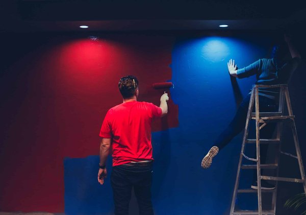 Types de Peinture pour les Murs Intérieurs : Un Guide pour Choisir les Couleurs de la Maison